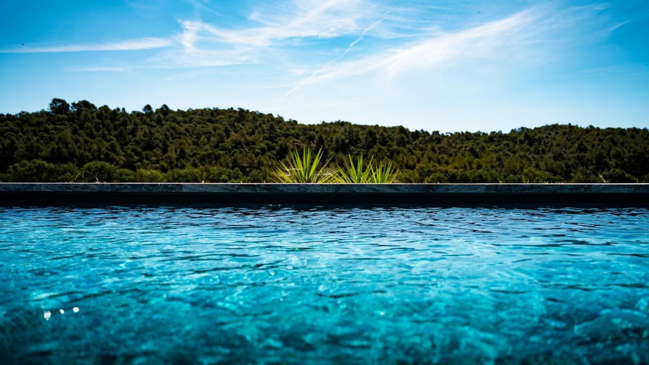 Sous Les Pins Gites Et Chambres D'Hotes La Londe-les-Maures Exterior foto